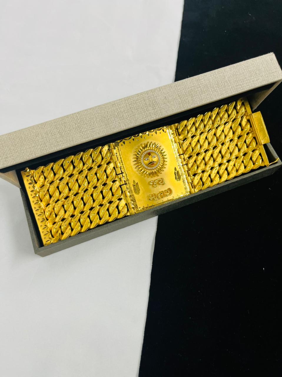 4 LINE JAY MATAJI POKAL SURYA SYMBOL BRACELET FOR MEN DESIGN A25