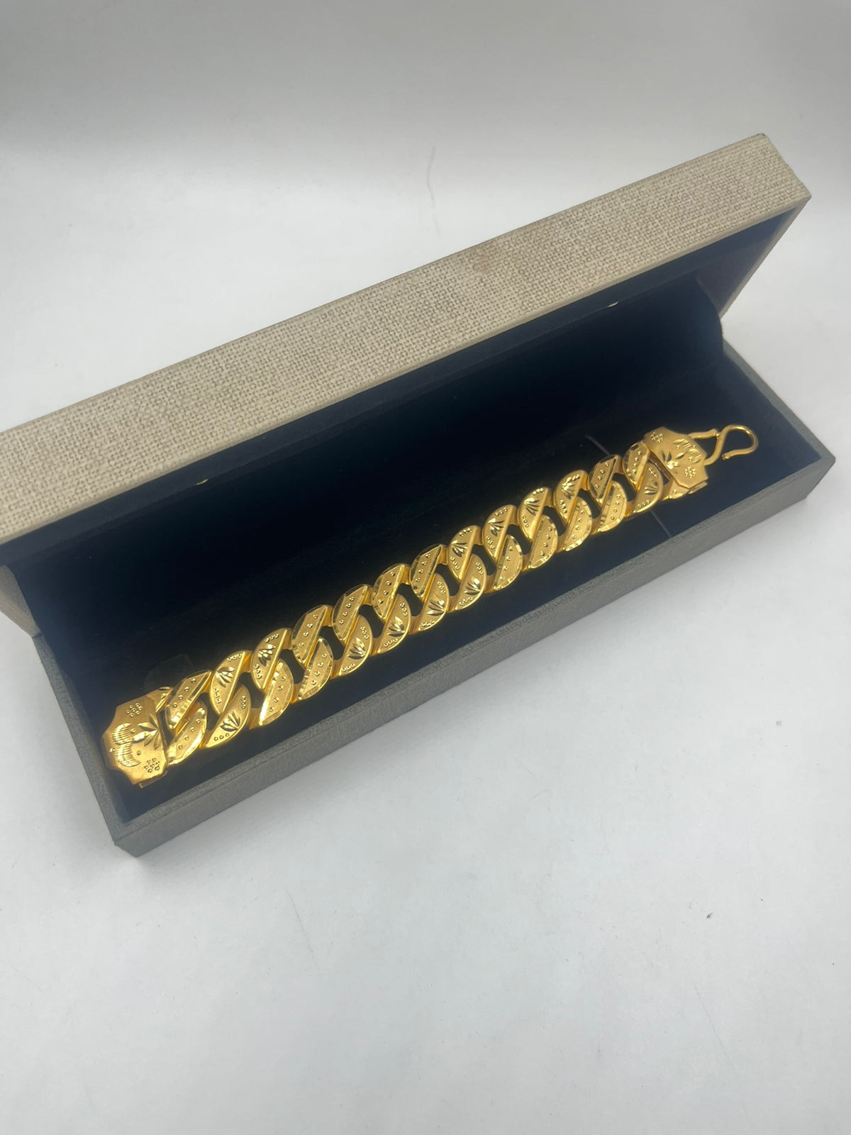GOLD FORMING POKAL BRACELET FOR MEN DESIGN A11