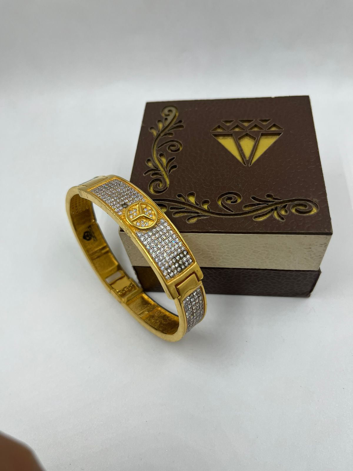 Gents diamond kada on sale designs