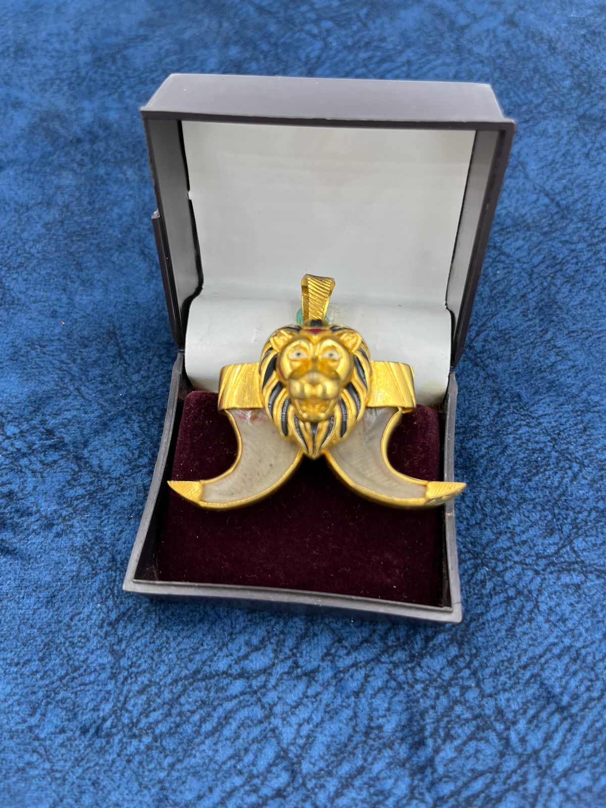 પુરુષો માટે ૧ ગ્રામ ગોલ્ડ પ્લેટિંગ સિંહની ડ્યુઅલ નેઇલ પેન્ડન્ટ ડિઝાઇન A-71