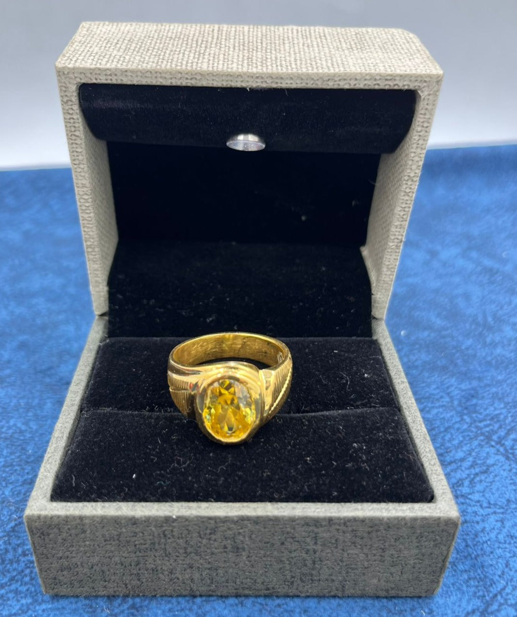 Sleek Gold Ring (2.780 Grams) in 22Kt Gold for Women | Mohan Jewellery