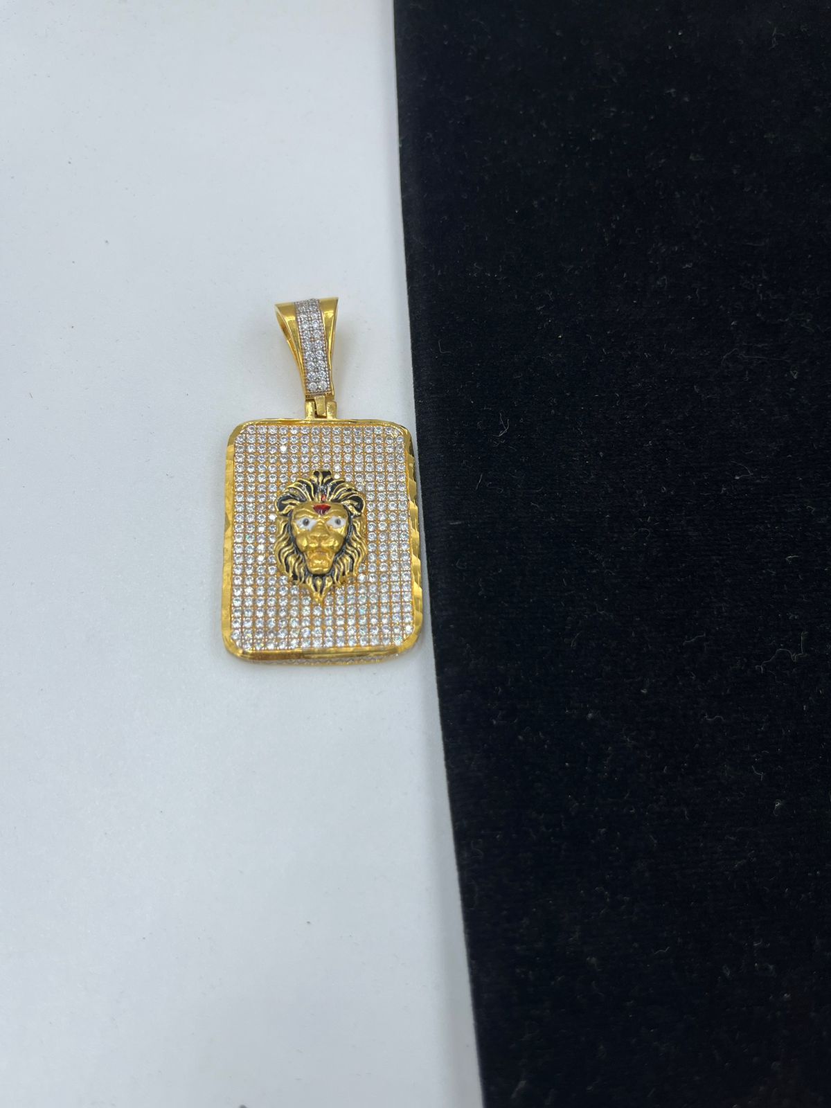 1 GRAM GOLD FORMING DIAMOND PENDANT WITH LION DESIGN A-177