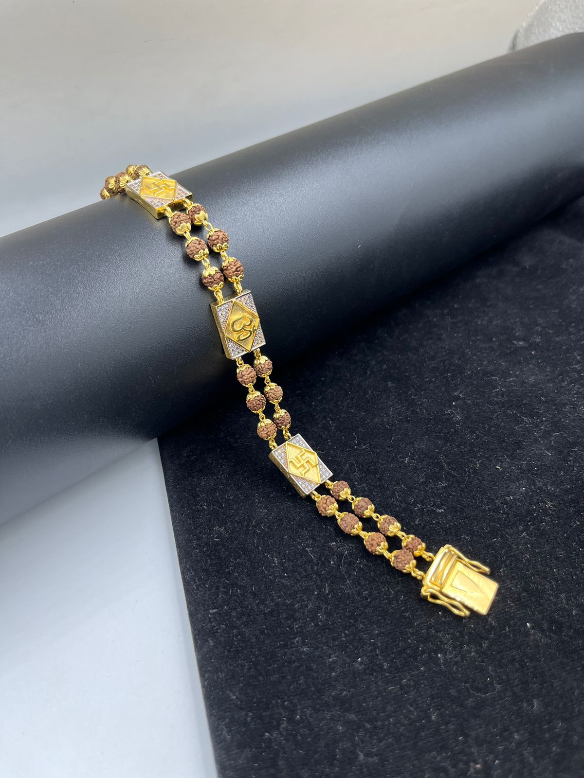 Adorable Gold Plated Rudraksha Bracelet For Men – Shopaholics