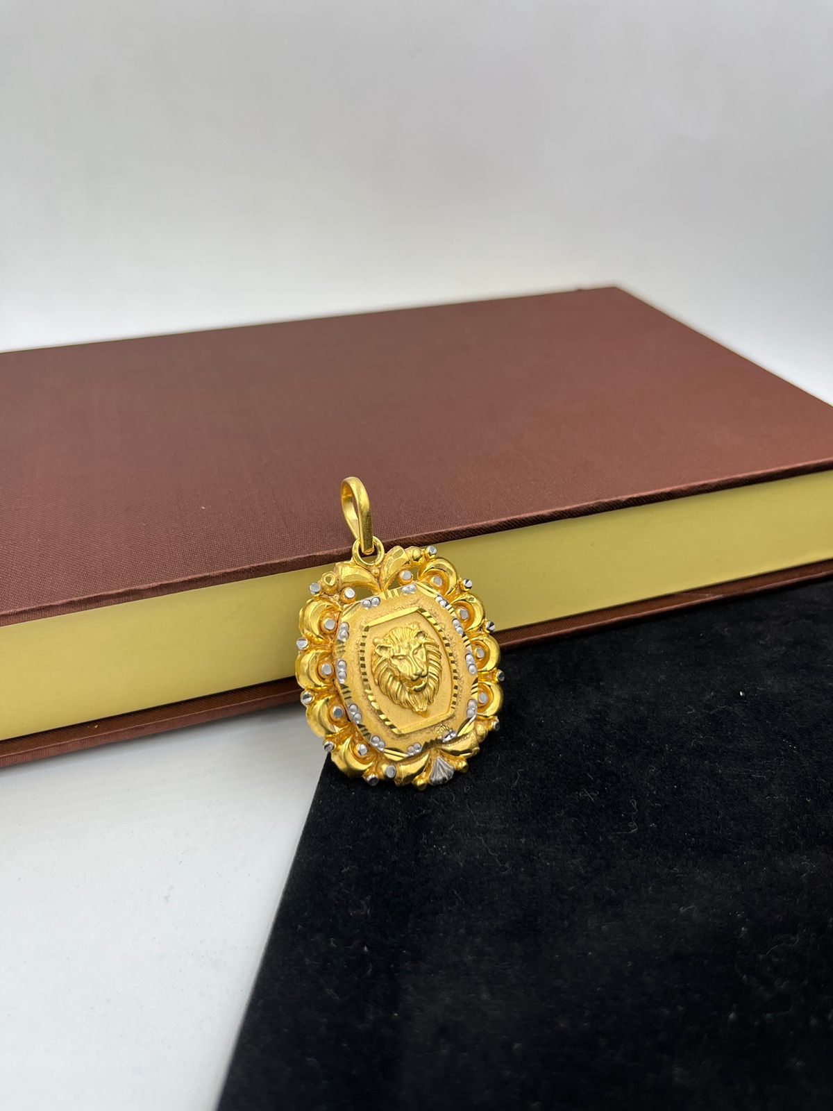 1 GRAM GOLD FORMING LION RAJWADI PENDANT FOR MEN DESIGN A-234
