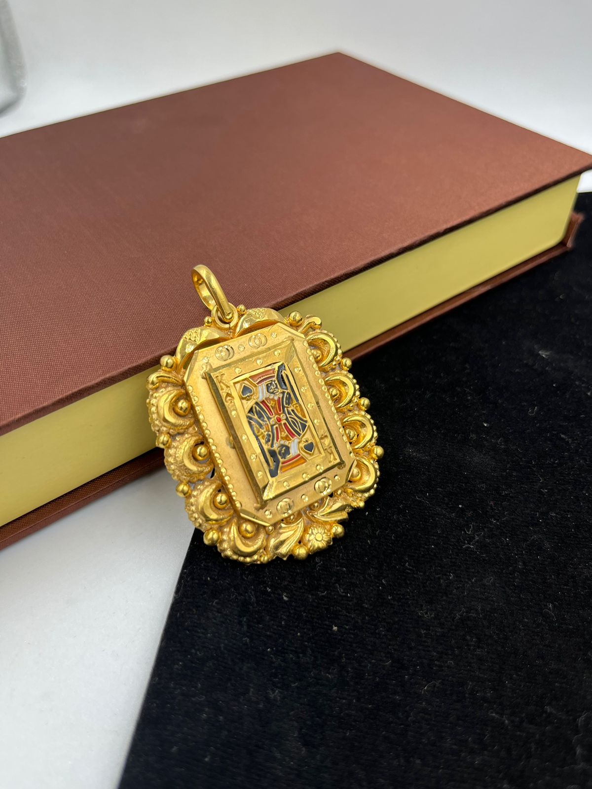 1 GRAM GOLD FORMING BADSHAH RAJWADI PENDANT FOR MEN DESIGN A-258
