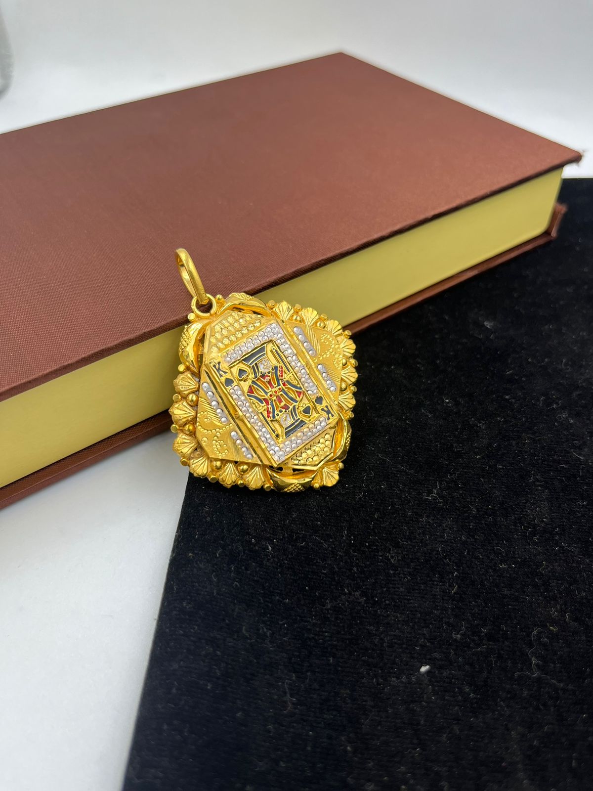 1 GRAM GOLD FORMING BADSHAH RAJWADI PENDANT FOR MEN DESIGN A-269