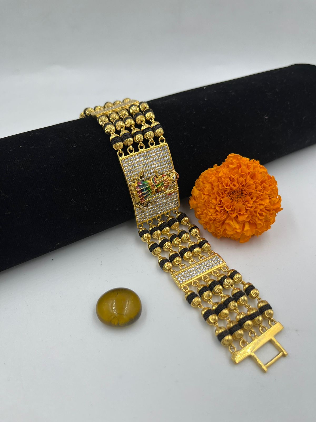 The Flair Jadau Gold Bracelet