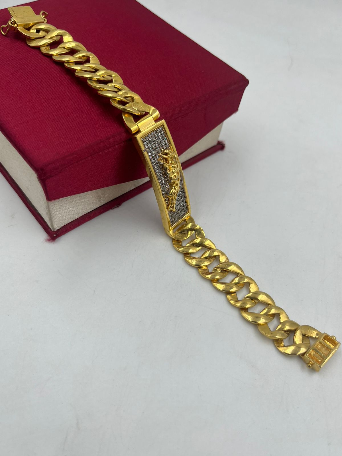 Lines on one side and Jaguar motif wavy design on other side of rhodiu –  Odara Jewellery