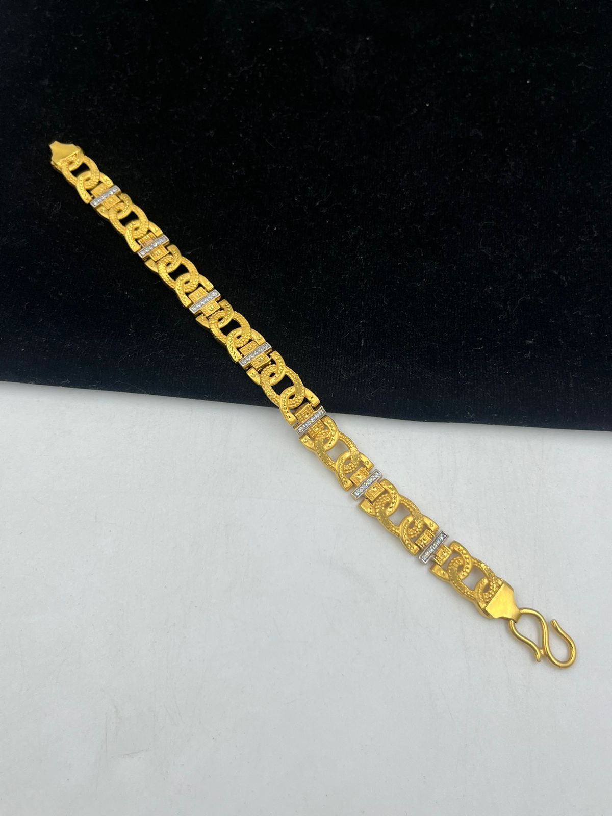 22K Yellow & White Gold Bangle Set of 12 (123.8gm) – Virani Jewelers