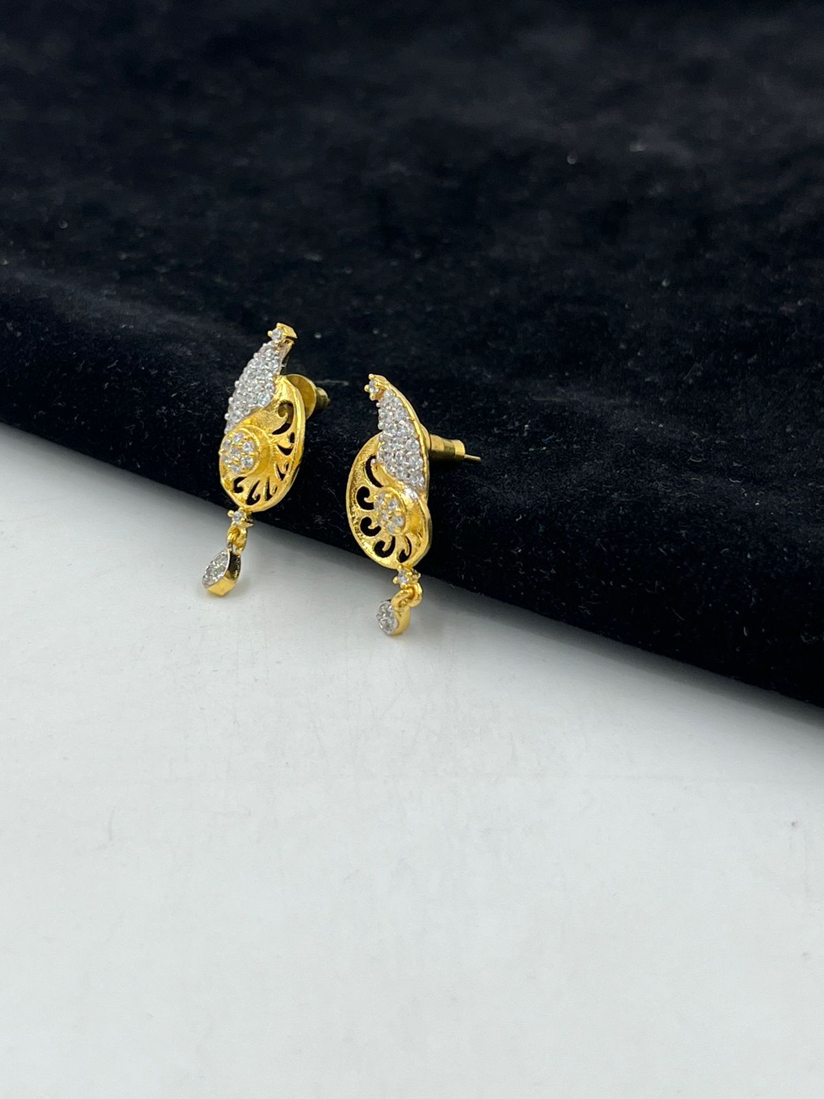 1 GRAM GOLD LADIES EARING FOR WOMEN DESIGN A-23