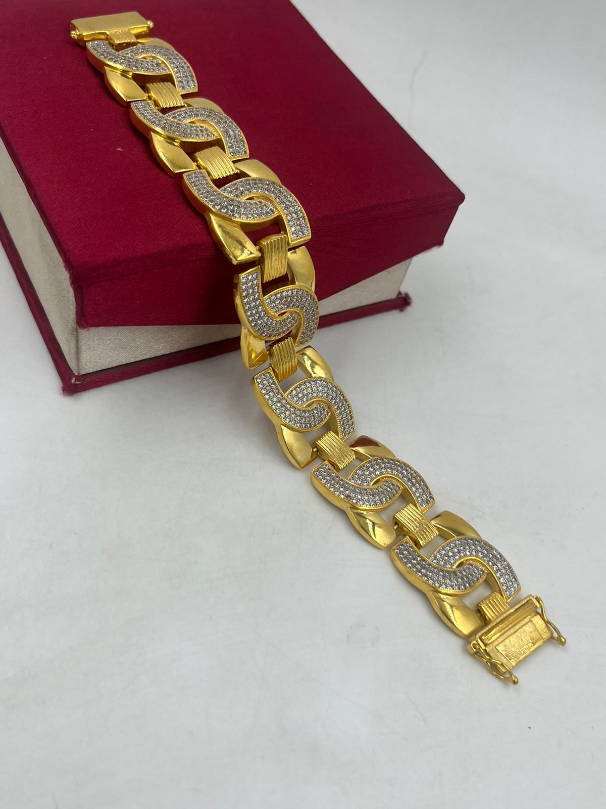 Buy Simple Light Weight 1 Gram Gold Bracelet for Ladies