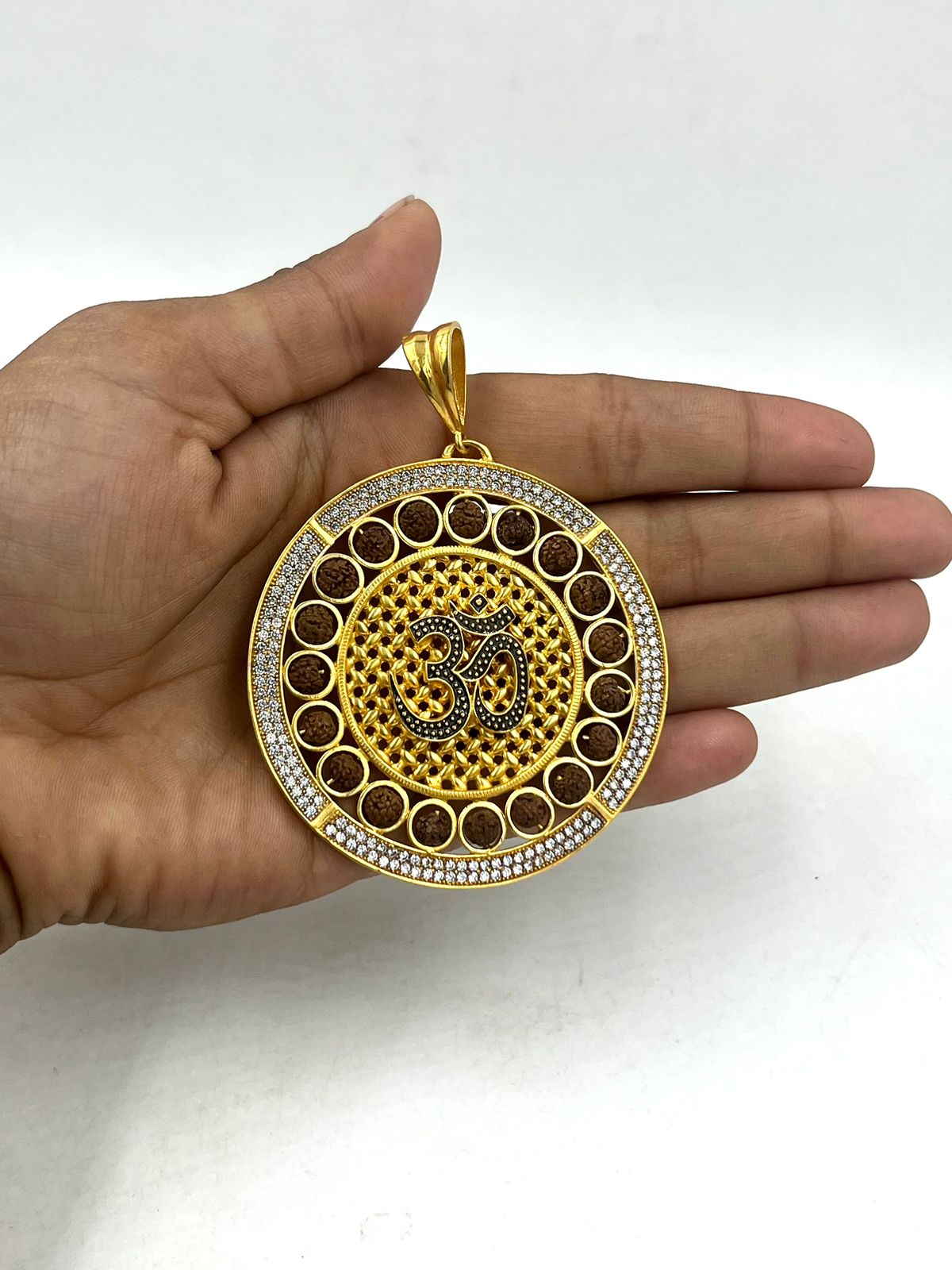 1 GRAM GOLD PLATED ROUND SHAPE WITH RUDRAKSHA WITH OM (AUM) PENDANT FOR MEN DESIGN A-334