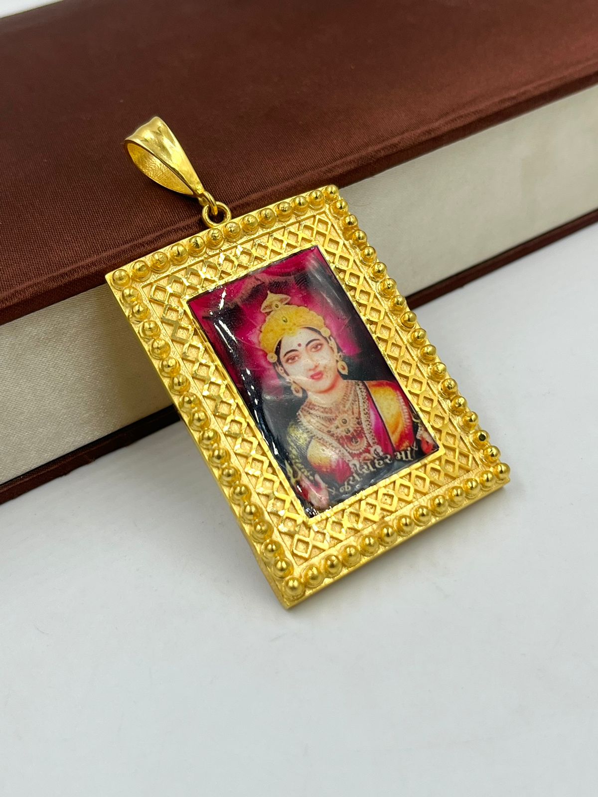 1 GRAM GOLD JAY CHEHER MAA PHOTO PENDANT FOR MEN DESIGN A-365