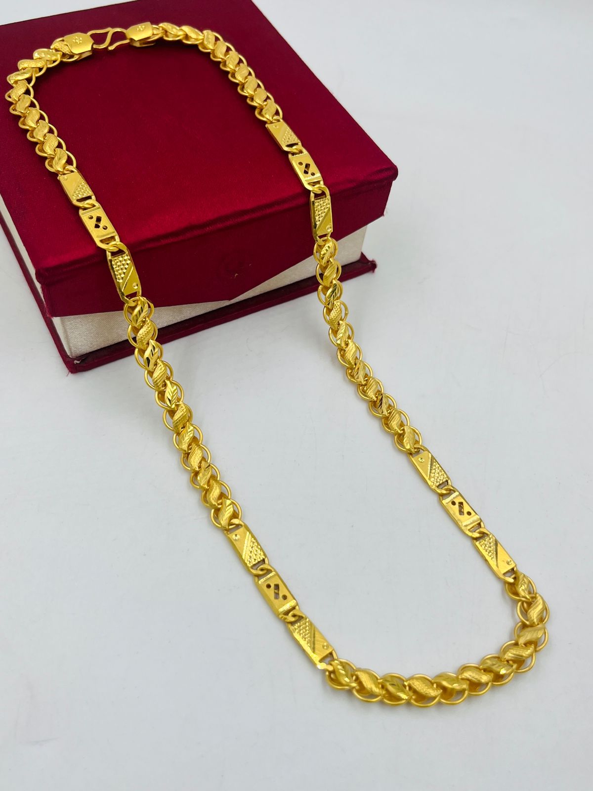 1 GRAM GOLD NAWABI WITH KOHLI CHAIN FOR MEN DESIGN A-644