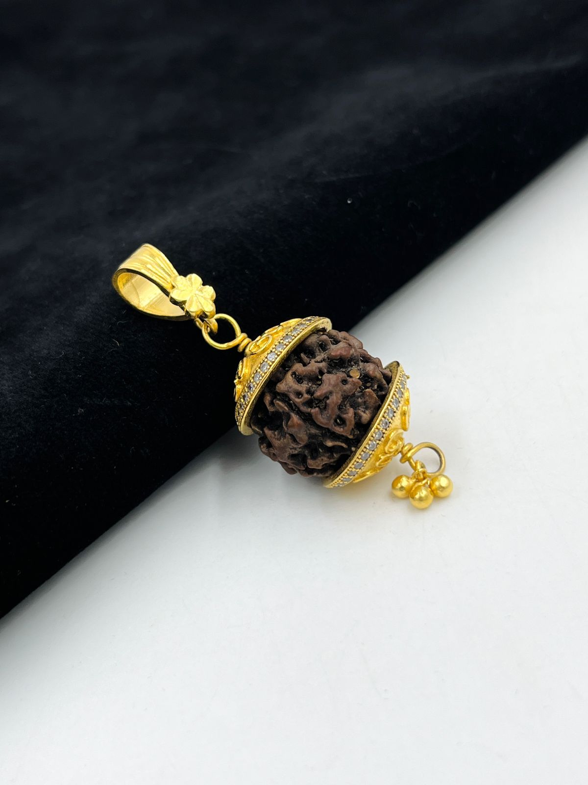 1 GRAM GOLD OM (AUM) RUDRAKSHA PARO PENDANT FOR MEN DESIGN A-374