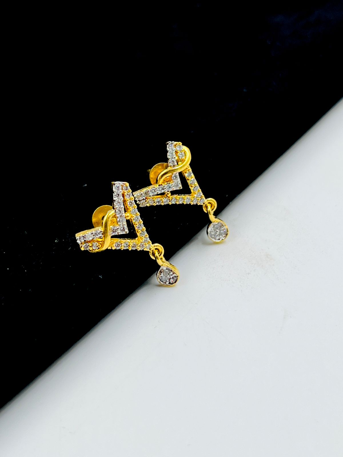 1 GRAM GOLD LADIES EARING FOR WOMEN DESIGN A-19