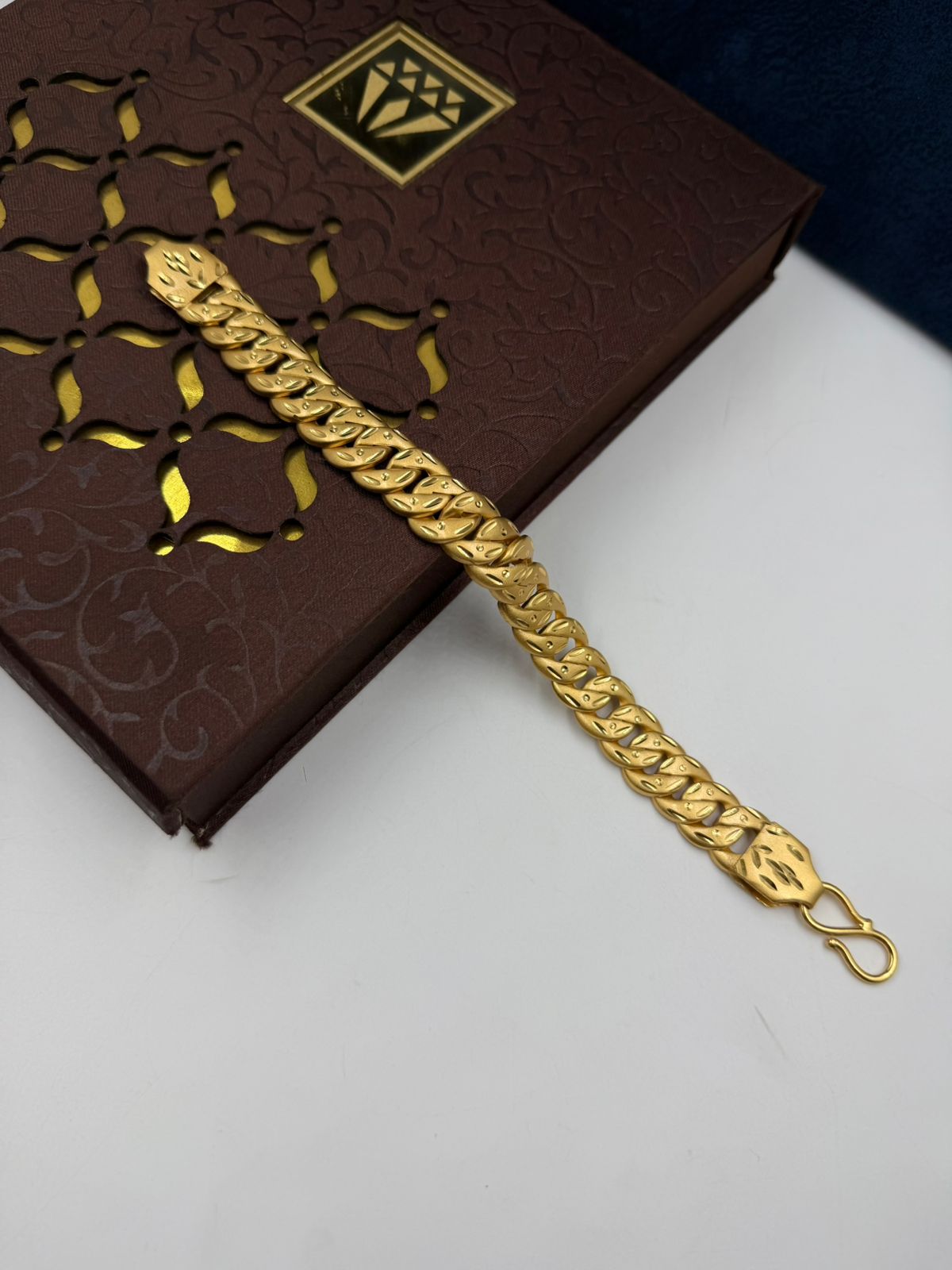 1 GRAM GOLD POKAL BRACELET FOR MEN DESIGN A4