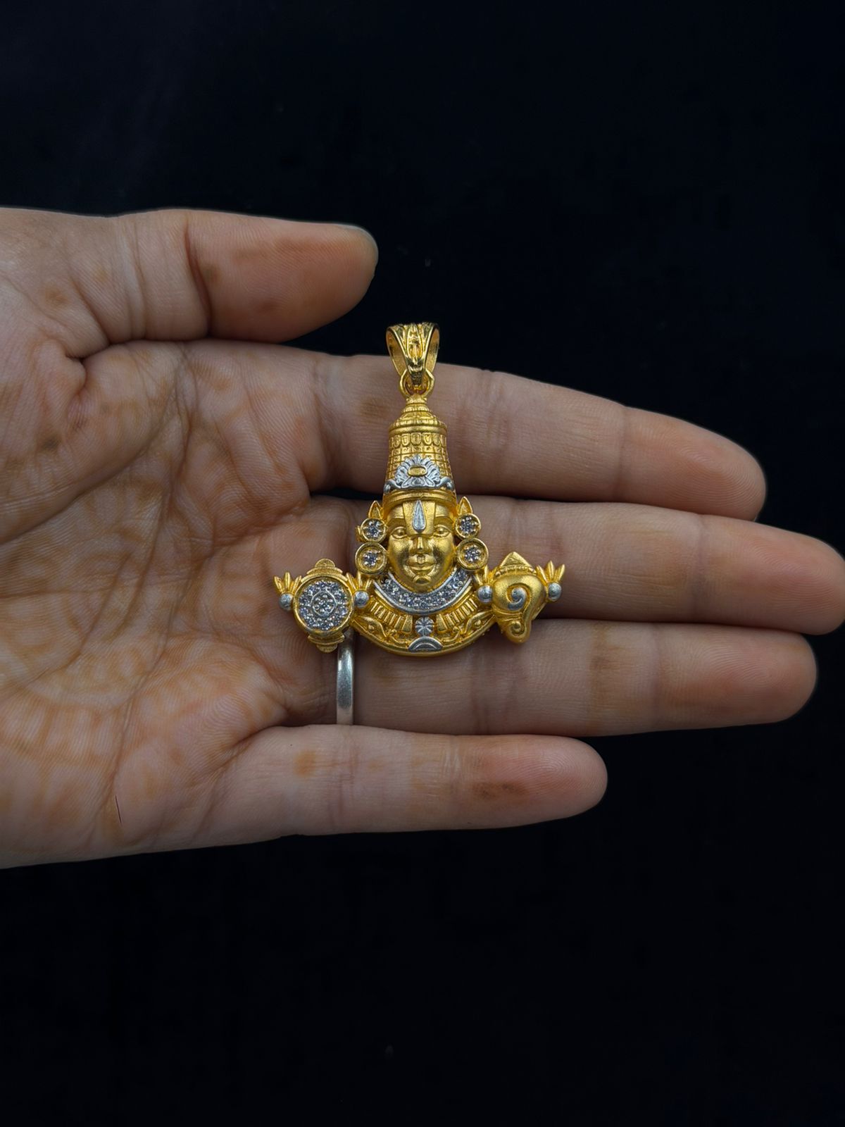 પુરુષો માટે ૧ ગ્રામ ગોલ્ડ તિરુપતિ બાલાજી યુનિક ડિઝાઇન - ડિઝાઇન A-552