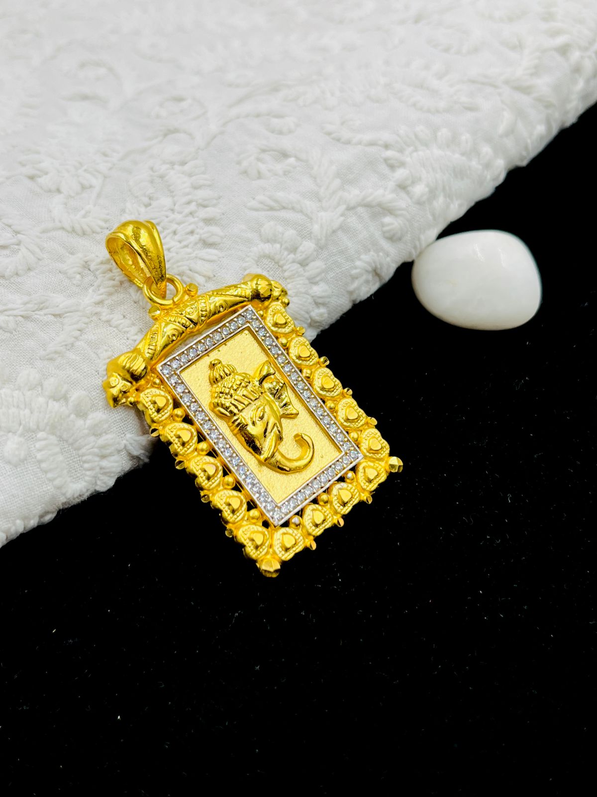 1 GRAM GOLD PLATED GANPATI BAPPA PENDANT FOR MEN DESIGN A-531