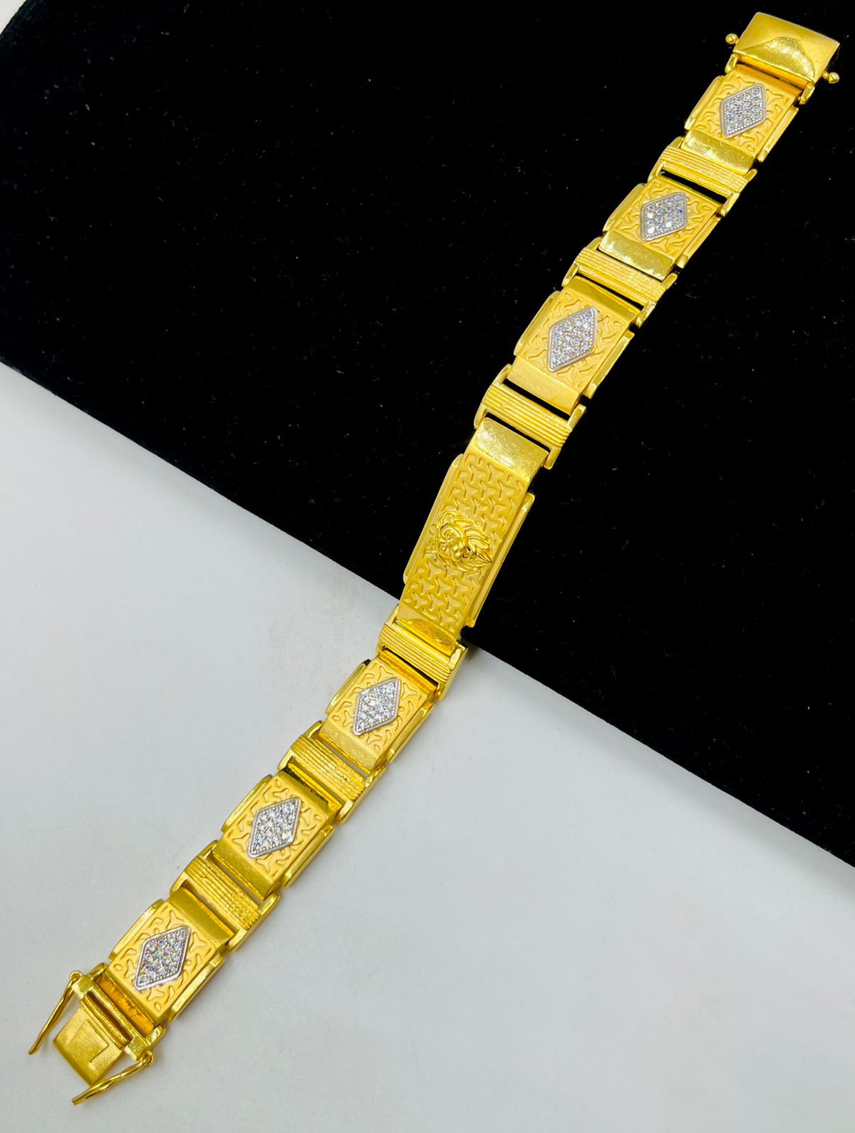 1 GRAM GOLD LION FACE BRACELET FOR MEN DESIGN A-399