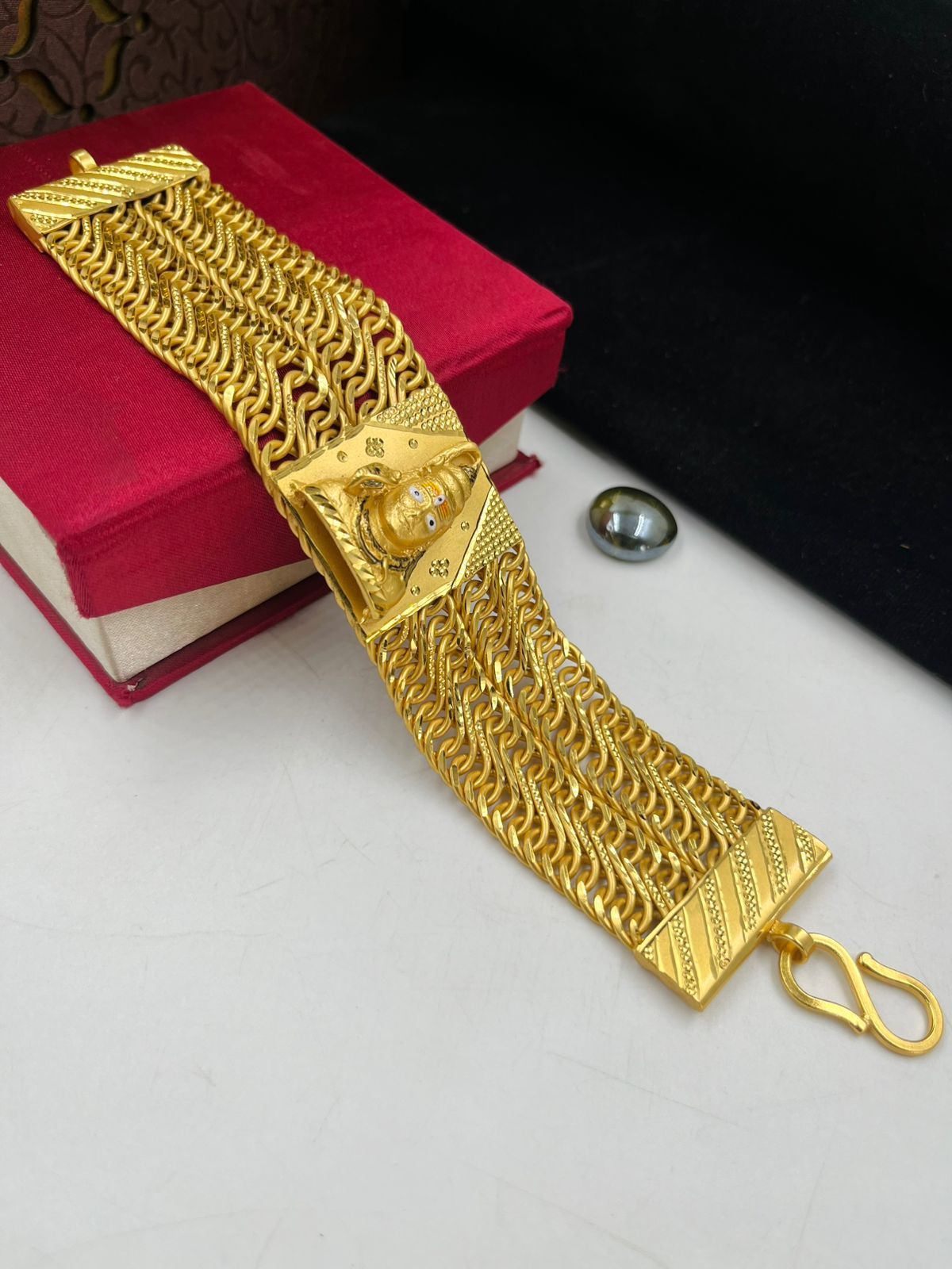 1 GRAM GOLD PLATED MAHADEV AATHDA BRACELET FOR MEN DESIGN A-482