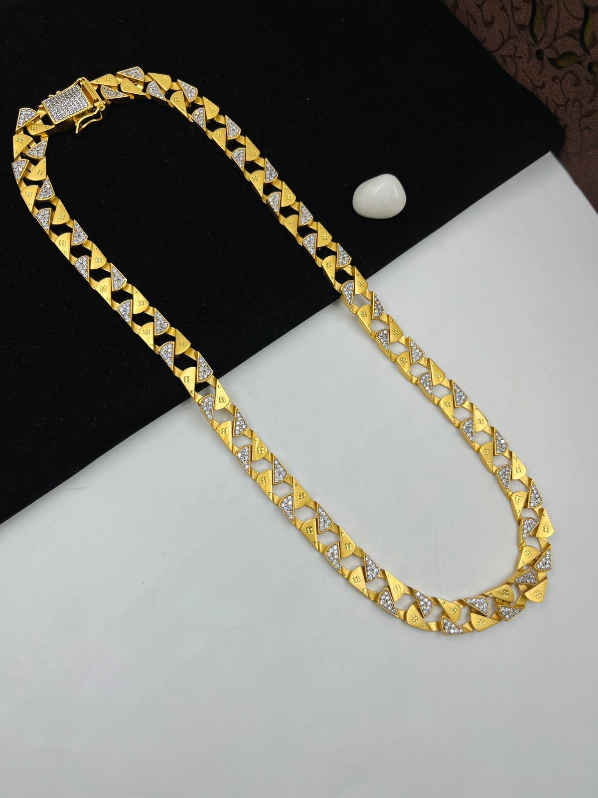 1 GRAM GOLD FORMING CHAIN FOR MEN DESIGN A-719