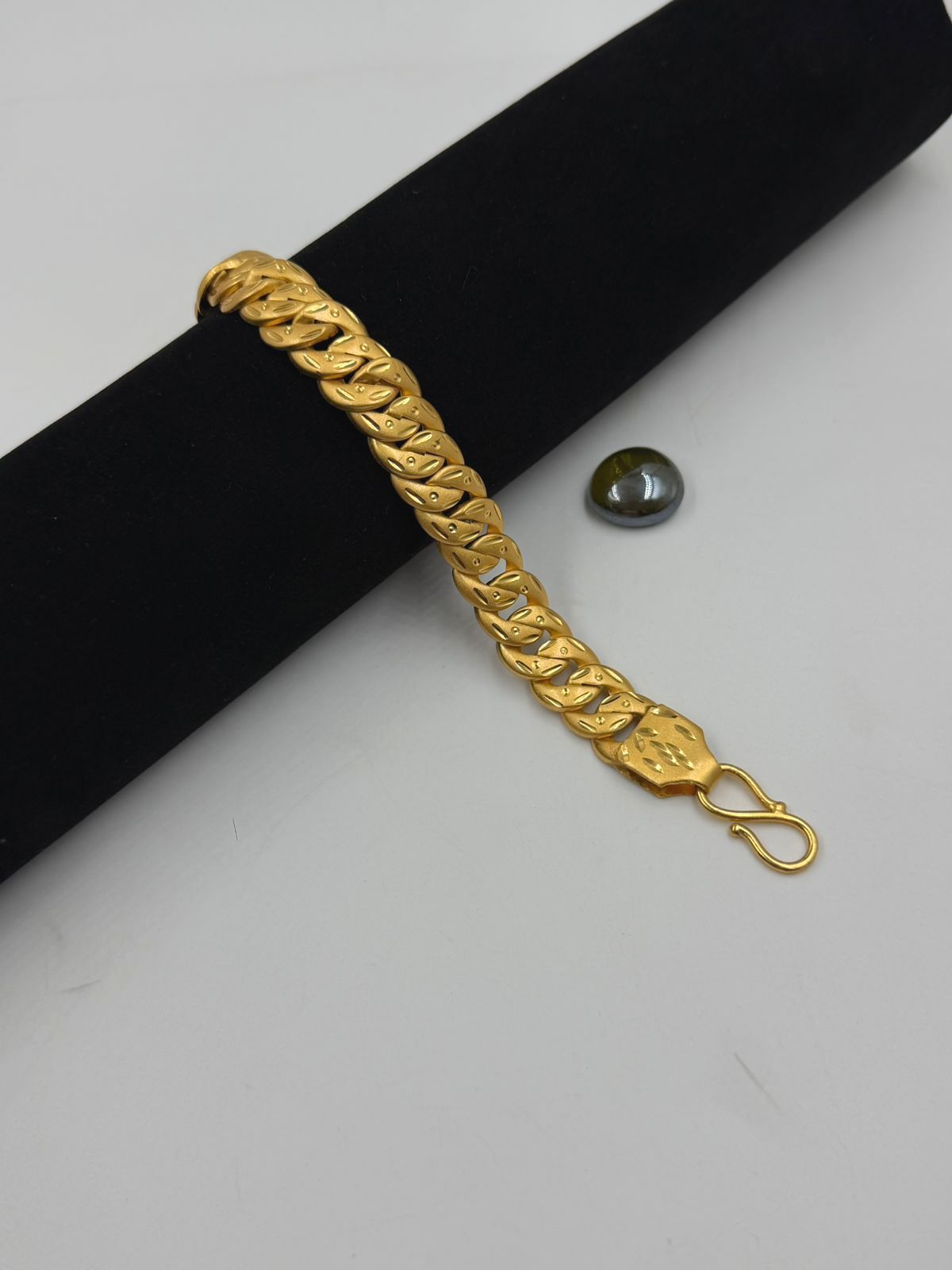 1 GRAM GOLD POKAL BRACELET FOR MEN DESIGN A4
