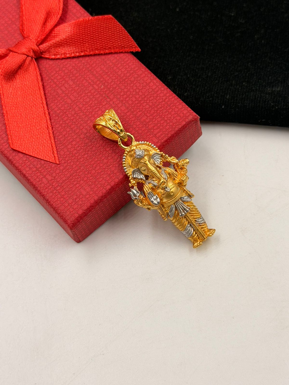 1 GRAM GOLD PREMIUM QUALITY GANPATI BAPPA PENDANT FOR MEN DESIGN A-571