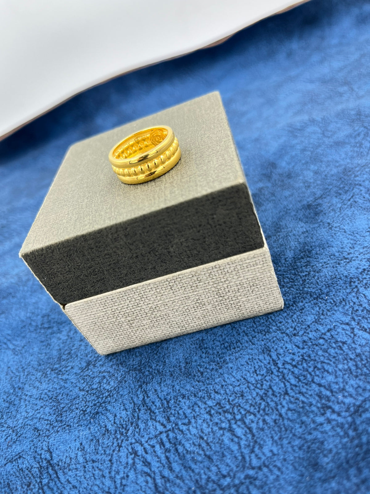 A special token of your affection by FKJewellers. ▷ Product type: Gold Ring  ▷ Price: 23.000 KD ▷ Weight: 0.920 Gr… | Gold ring price, Gold ring  designs, Gold rings
