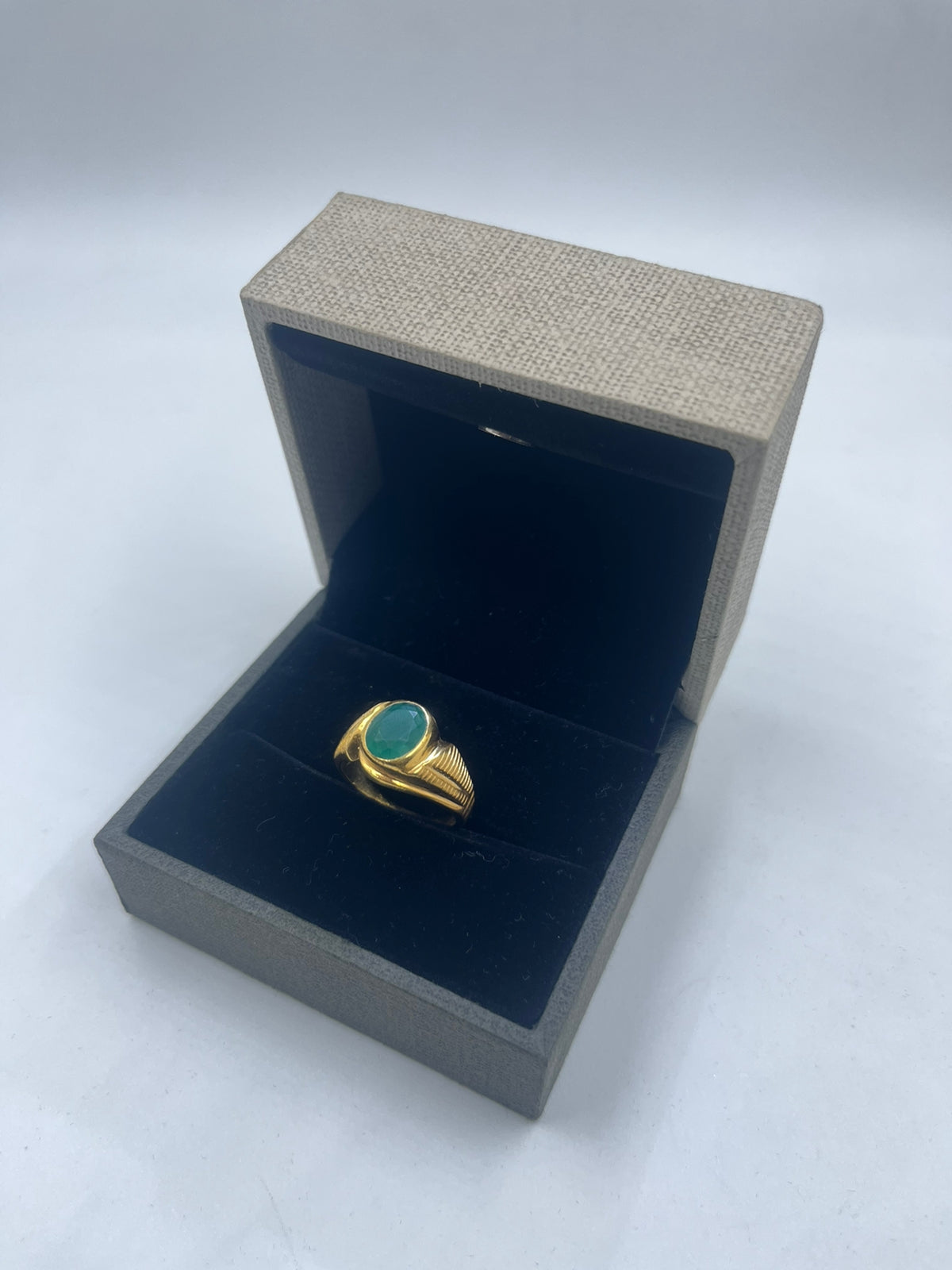 SIDHARTH GEMS 15.25 Ratti 14.20 Carat Certified Natural Emerald Panna  Panchdhatu Adjustable Rashi Ratan Gold Plating Ring for Astrological  Purpose Men & Women : Amazon.in: Fashion